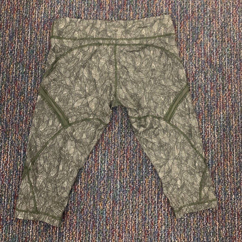 New Lululemon Dark Green crops 10